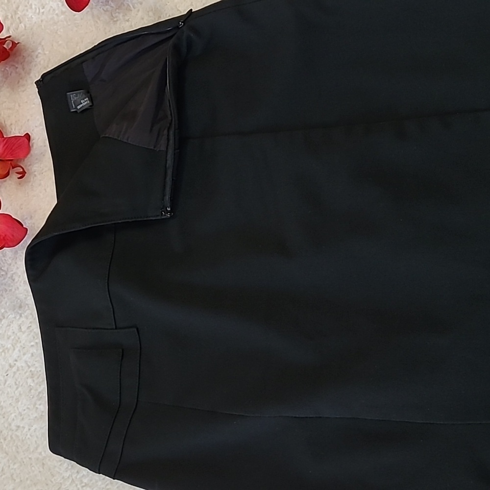 Black Skirt Sexy Detail Trim At Waistline Back Buckle Express Design Studio Sz 6 - Picture 5 of 16